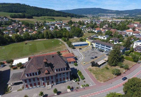 Ecole Courrendlin, accès intérieur.jpg